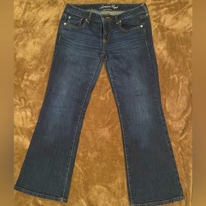 American Eagle stretch Favorite Boyfriend jeans. SIZE 12 SHORT